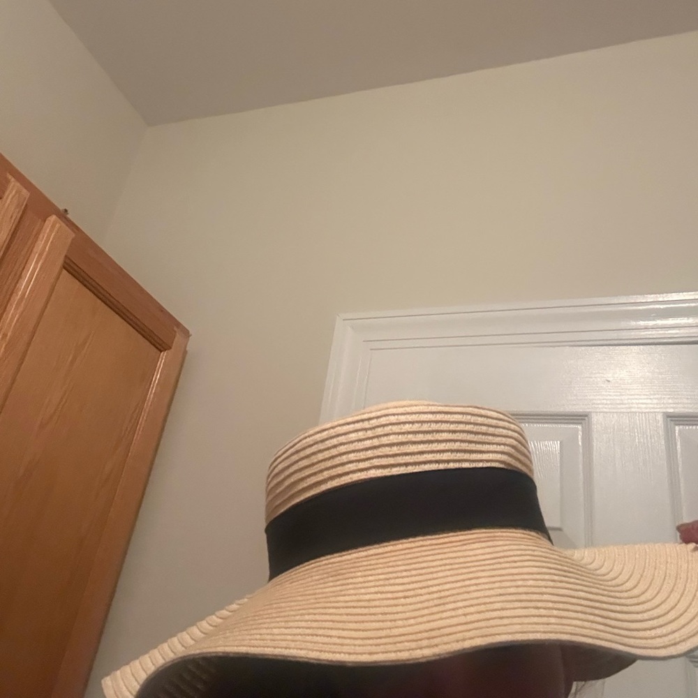 H&M Natural Straw Sun Hat with Black Inner Tag - Picture 2 of 3